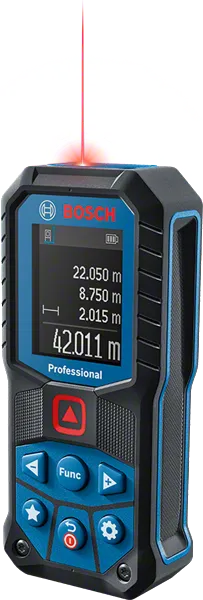 جهاز قياس المسافة بالليزر Bosch GLM 50-22 يعرض قراءات المسافة.
