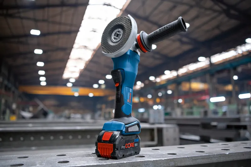 Bosch GWX 18V-15 P Akku-Winkelschleifer mit X-LOCK.