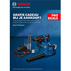 Een blauwe Bosch Professional accu-stofzuiger staat op een blauwe achtergrond, omringd door accessoires.