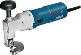 Elektrische schaar Bosch GSC 2.8 voor het knippen van staal.