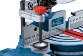 Контурен трион Bosch GCM 254 с прецизно регулиране на ъгъла.