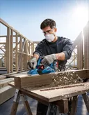 Акумулаторна ренде Bosch GHO 185-LI за изглаждане на дърво.