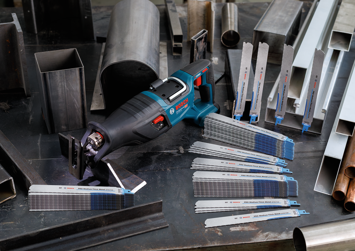 Bosch PRO Medium-Thick Metal RSB & GSA 18V-28 Säbelsäge mit Metallsägeblättern.