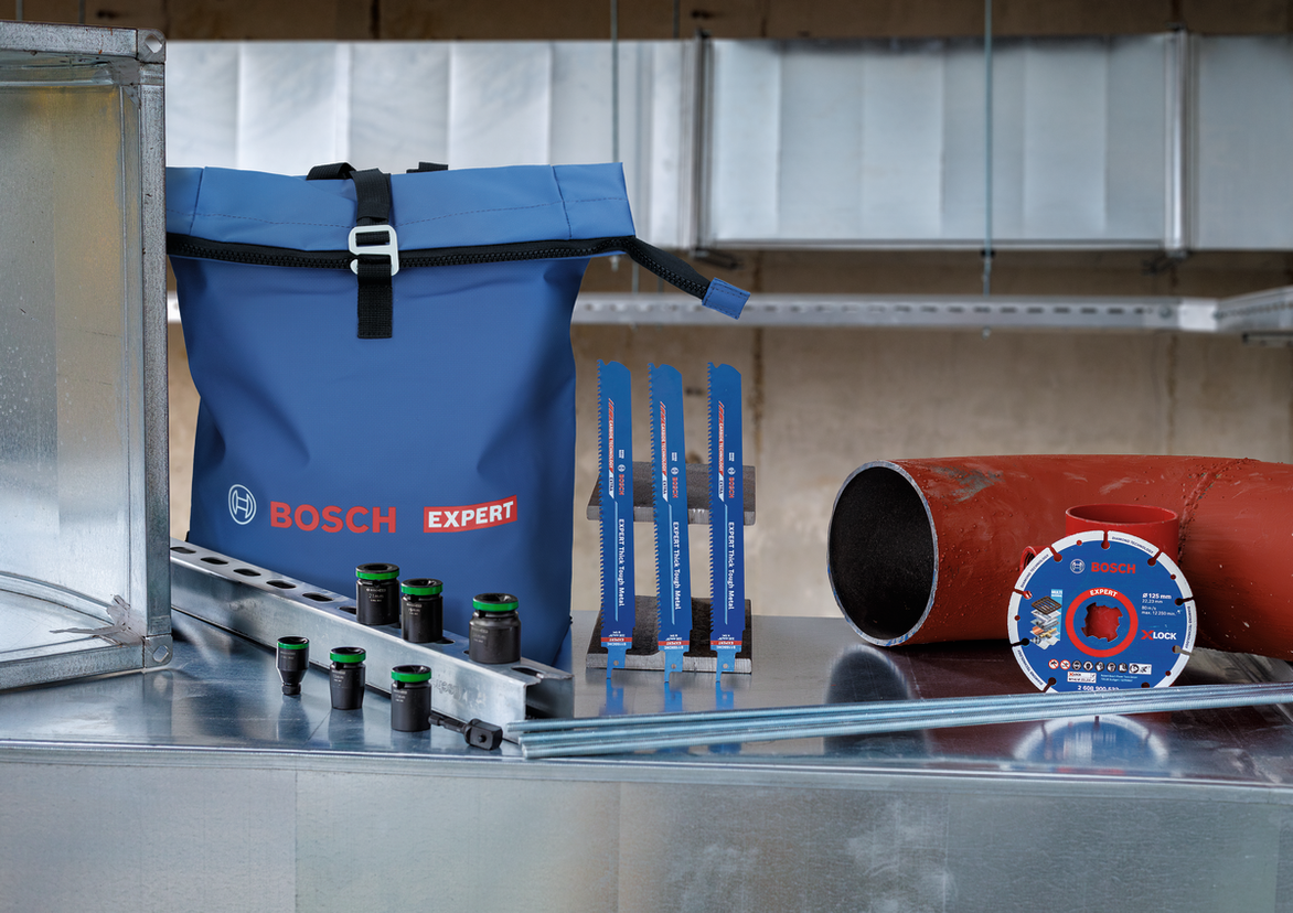 Bosch EXPERT Abbruch- und Installationsset mit Sägeblättern und Zubehör.