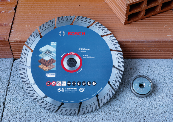 Bosch EXPERT Multi Material Diamanttrennscheibe 230 mm mit Klickmutter.