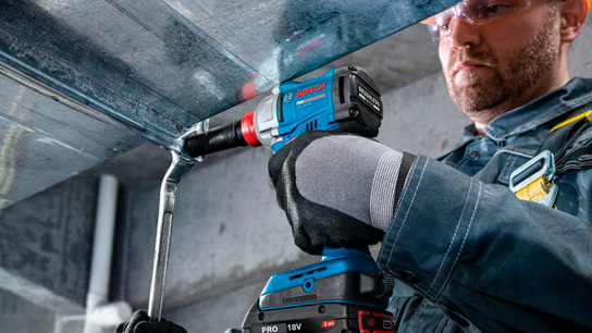 Qual a diferença entre parafusadeira e chave de impacto?