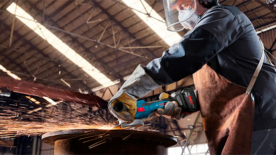 É possível lixar madeira usando uma esmerilhadeira?