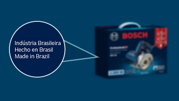 Uma embalagem de ferramenta Bosch Professional em azul, mostrando texto sobre fabricação brasileira. A caixa tem uma alça.