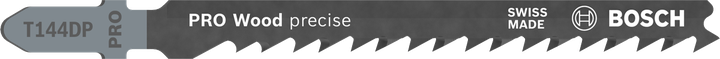Lâmina de serra tico-tico Bosch PRO Wood precisa T144DP para cortes limpos em madeira.