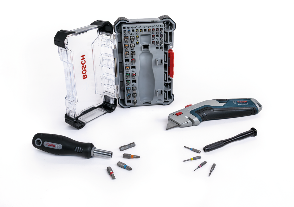 Ensemble d'embouts de précision Bosch et kit de couteaux utilitaires pour des tâches polyvalentes.