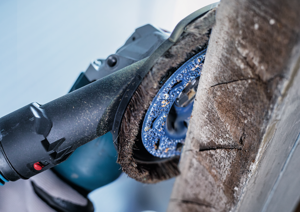 Disco abrasivo Bosch per levigatura di legno grezzo.