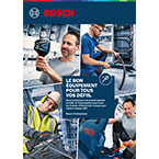 Quatre hommes utilisent des outils Bosch Professional dans un atelier.