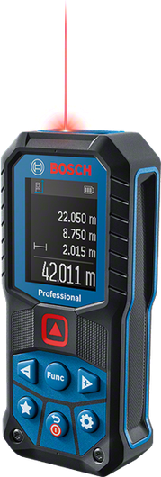 Medidor láser Bosch GLM 50-22 mostrando lecturas de distancia.