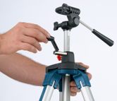 Nastavení výšky stavebního stativu Bosch BT 250.