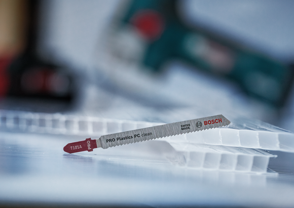 Pilový list Bosch T101A pro čisté řezy plastů.