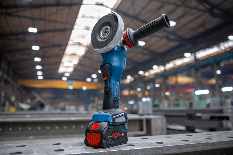 Bosch GWX 18V-15 PSC Akku-Winkelschleifer mit X-LOCK.
