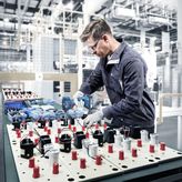 Für die Montage wird der Akkuschrauber Bosch ISR 18V-30 PHX verwendet.