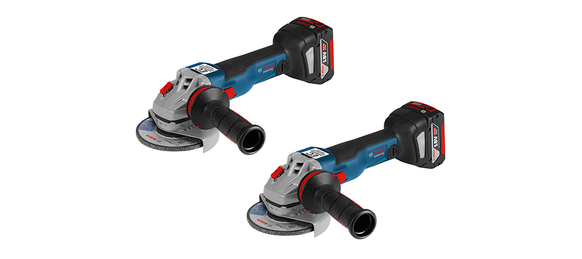 Zwei Bosch Professional Akku-Winkelschleifer in blau und grau auf weißem Hintergrund.