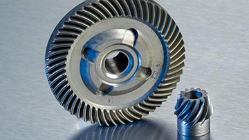 To store gear from Bosch Professional på en metaloverflade.