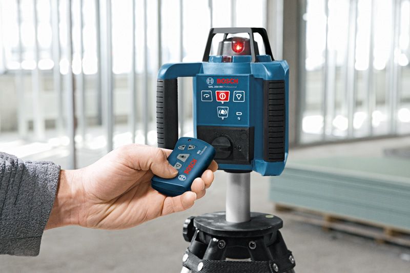 Herramienta de nivelación láser Bosch GRL 250 HV con control remoto.