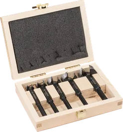 Bosch 5-osaline Forstneri puuriterade komplekt puitkohvris.