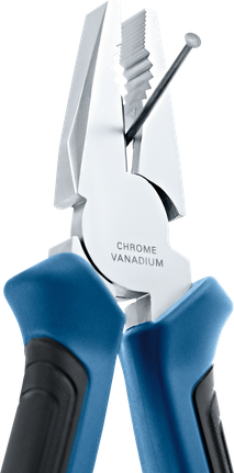 Alicates con mango azul que sujetan un clavo metálico.