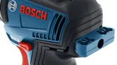 Bosch porakone, jossa on sivulle kiinnitetty teränpidin.