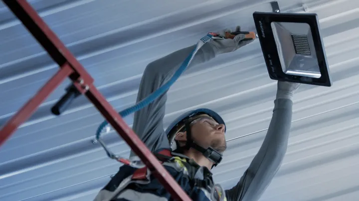 Object #200597715: 7411616_app_web_06