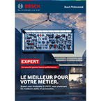 Une affiche contenant des outils suspendus sous un éclairage lumineux, avec un fond industriel.