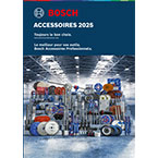 Outils Bosch Professional en exposition, divers accessoires sur étagères dans un environnement industriel.