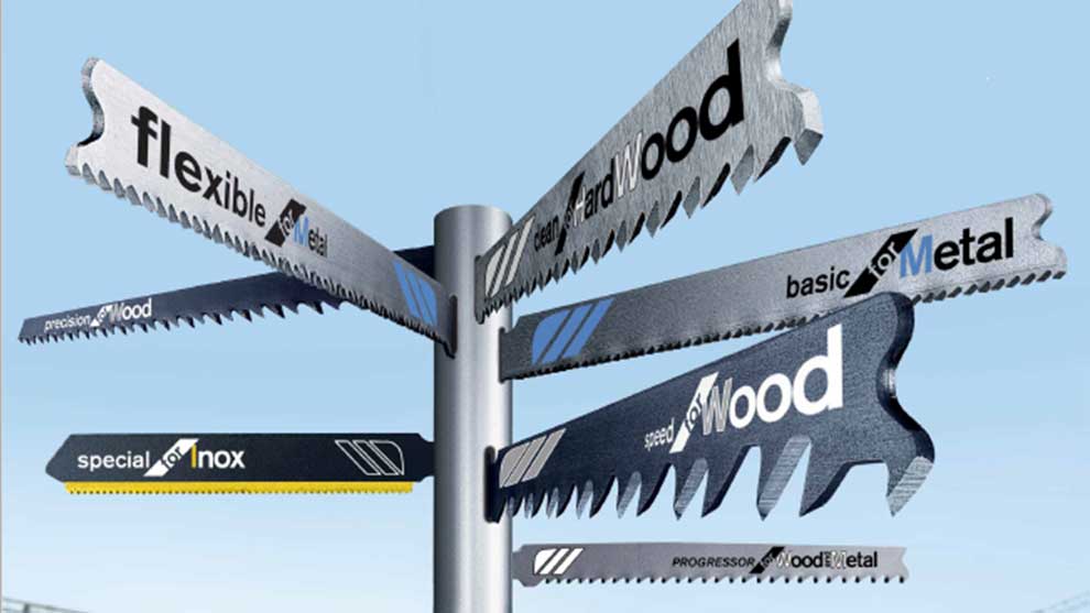 Lame de scie Bosch avec inscriptions sur fond bleu, indiquant différents types de matériaux.