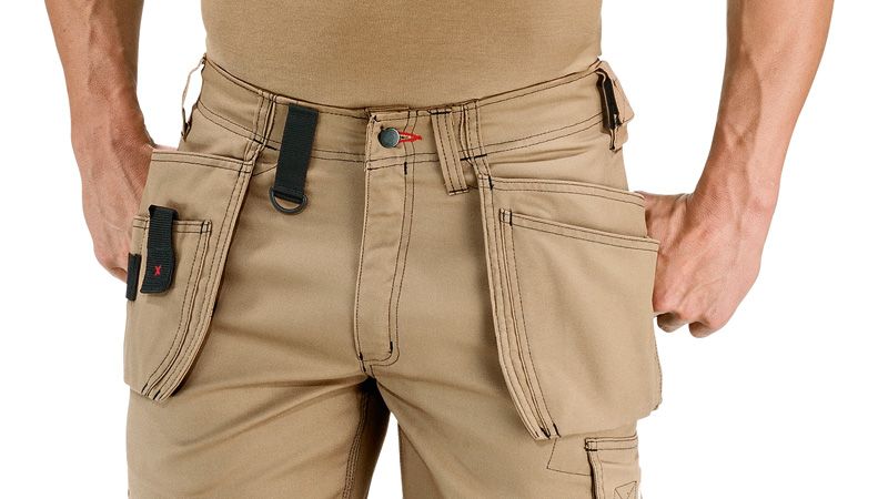 Bosch WHSO 05 beige shorts with holster pockets.