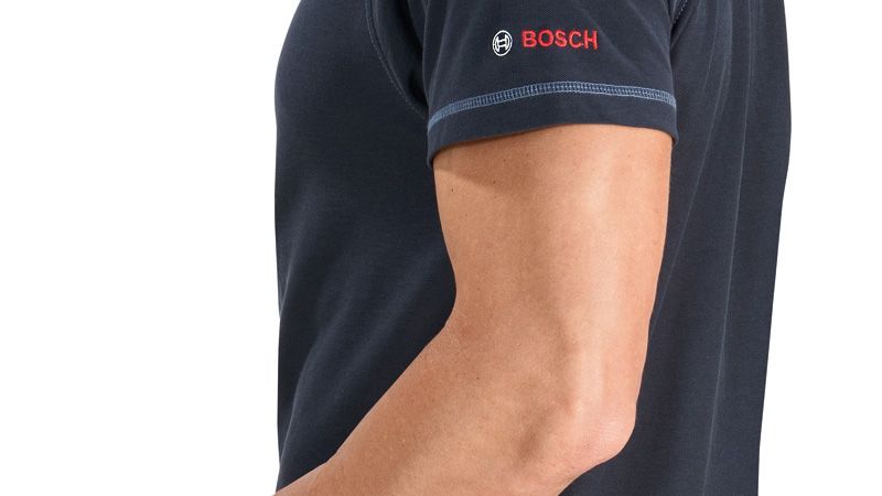 Bosch blue piqué T-shirt with sleeve logo.