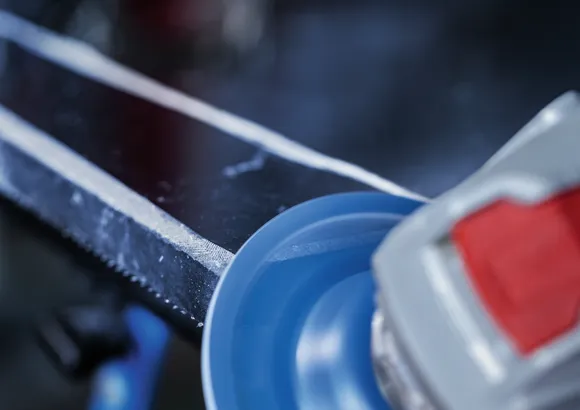 Δίσκος λείανσης Bosch για λείανση μεταλλικών επιφανειών.