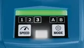 Bosch GDX 18V-210 C upravljačka ploča s tipkama za brzinu i način rada.