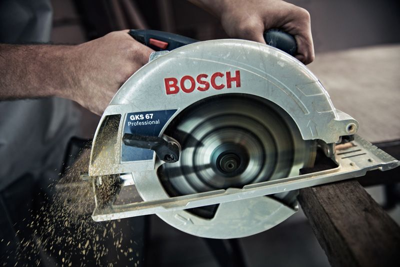 Bosch circular saw cutting wood.