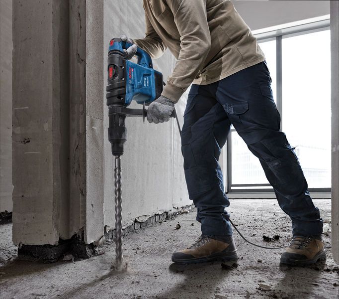 Bosch GBH6-42VB rotary hammer SDS max drilling concrete.
