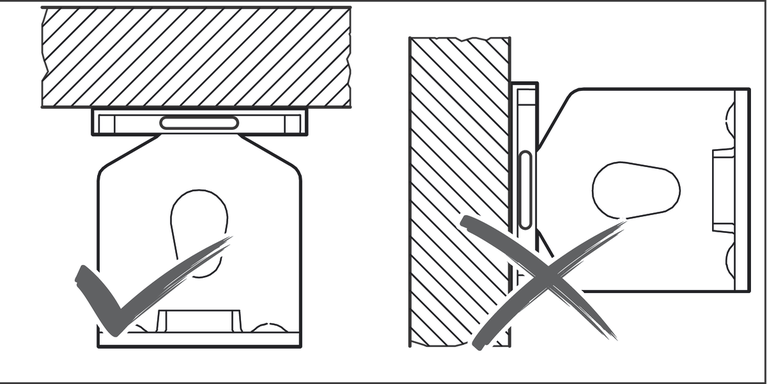Orientamento del montaggio a soffitto.