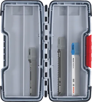 „Bosch“ 30 dalių dėlionės pjūklų rinkinys medžiui ir metalui.