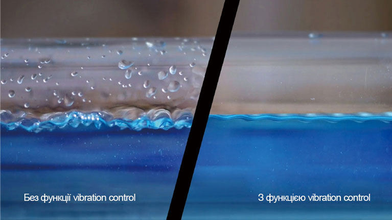 Поверхня води з краплями, порівняння ефектів вібрації.