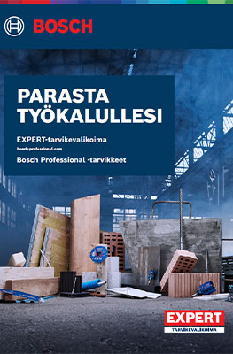 Bosch Professionalin mainosjuliste näyttää erilaisia työkaluja ja materiaaleja työpajassa. Etualalla näkyy puulevyjä, tiiliä ja laatikko työkaluja. Taustalla on teollinen ympäristö korkeilla katoilla ja ikkunoilla, jotka päästävät päivänvaloa sisään. Väripaletti sisältää sinisiä ja harmaita sävyjä, jotka luovat ammattimaisen tunnelman.