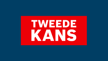 Een rood rechthoek met de witte tekst "TWEETE KANS" op een blauwe achtergrond.