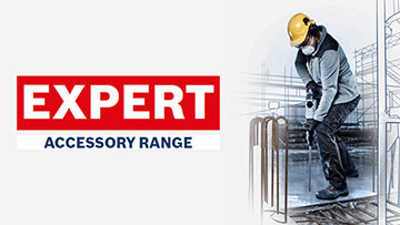 Arbetare i skyddskläder använder Bosch Expert-tillbehör på byggarbetsplatsen.