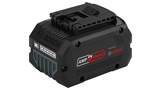 Černá akumulátorová baterie Bosch Professional s logem AMPShare na bílém pozadí.
