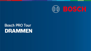 Bosch-logo i rødt på blå bakgrunn, under står "Bosch PRO Tour DRAMMEN" i hvitt.