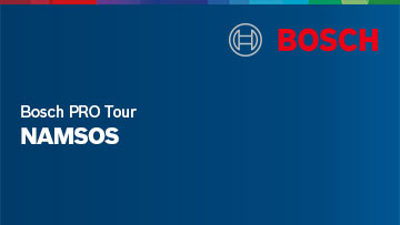 Bildet viser et blått bakgrunnsdesign med Bosch-logoen og teksten "Bosch PRO Tour NAMSOS" i hvit skrift.