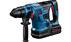 Une perceuse sans fil bleue Bosch Professional se tient sur un fond blanc.