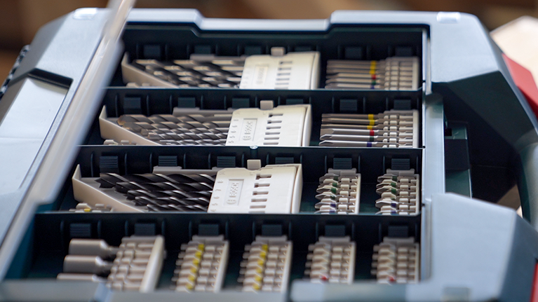 Bosch Professional gereedschapskoffer met verschillende boren en bits.