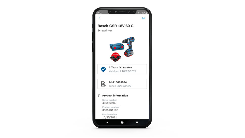 En smartphone visar Bosch GSR 18V-60 C batteridrill och tillbehör.