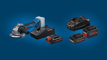 Una smerigliatrice angolare a sinistra, accanto a due caricabatterie e tre batterie su uno sfondo blu.